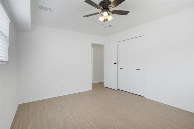 Building Photo - 152 Alta Vista St