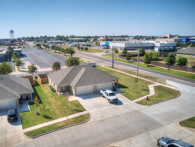 Building Photo - 1102 Ashton Ln