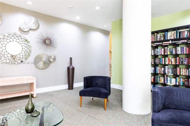 Building Photo - 7441 Wayne Ave