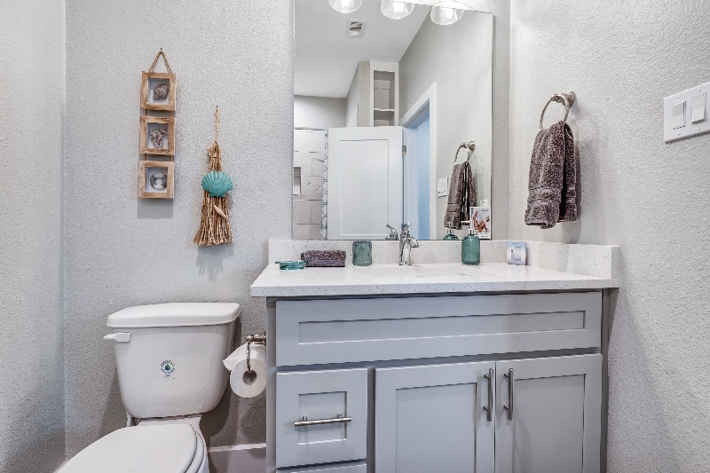 Building Photo - 144 W 5th St