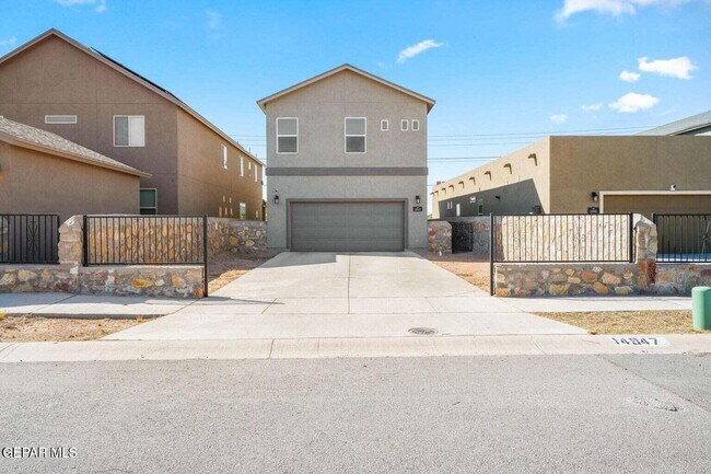 Building Photo - 14947 Pebble Hills Blvd
