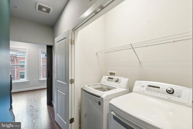 Building Photo - 241 Kepler Dr