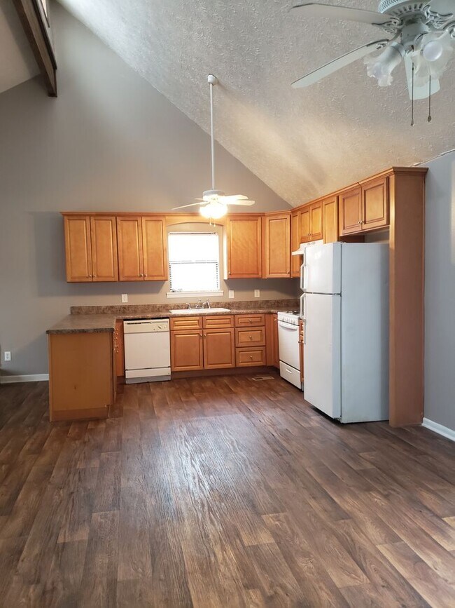 Building Photo - Wide Open Spaces!!!  (No Section 8, Sorry!)