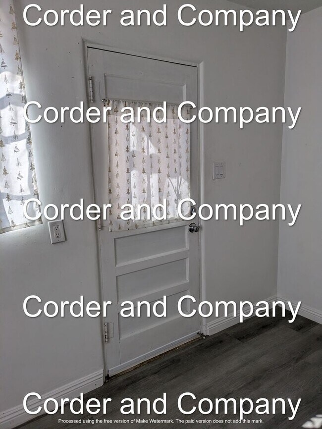 Building Photo - 211-1211 Adams St NE