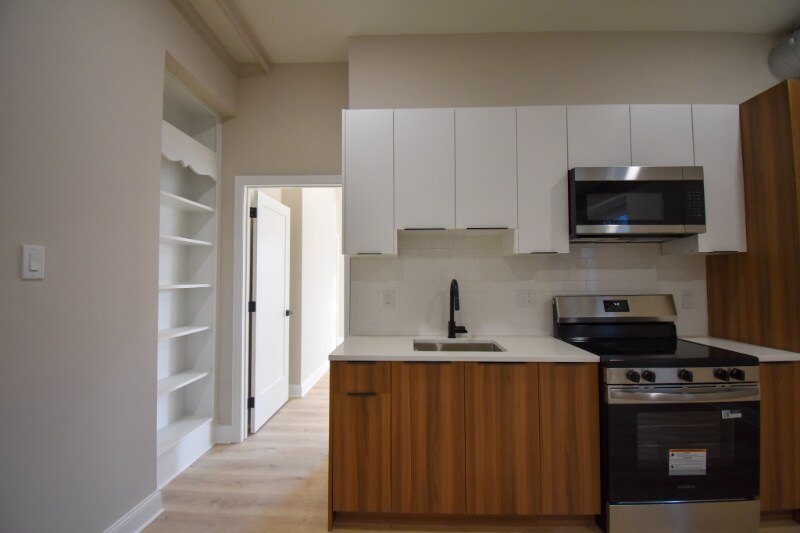 Building Photo - 1030 N 48th St