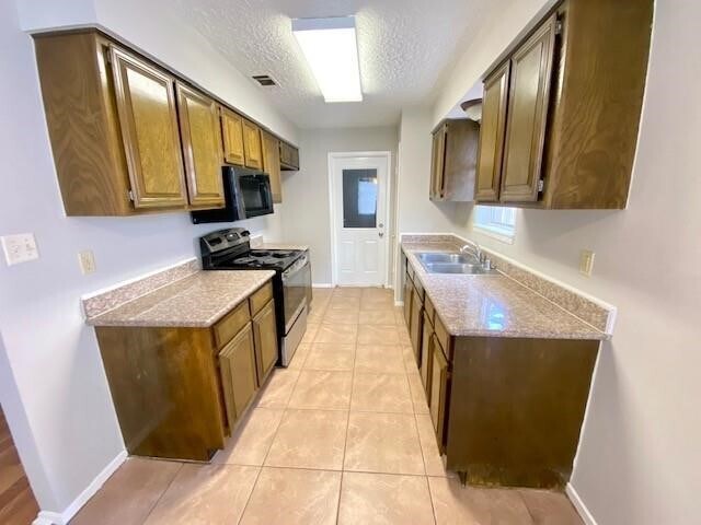 Building Photo - 5502 Maplegate Dr