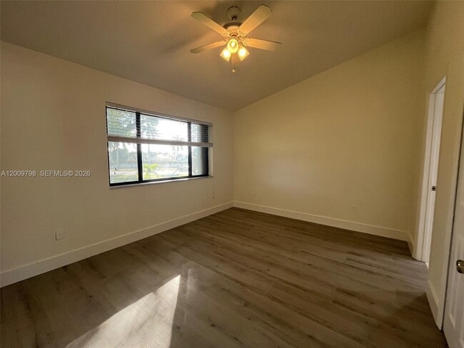 Building Photo - 9795 SW 138th Ave