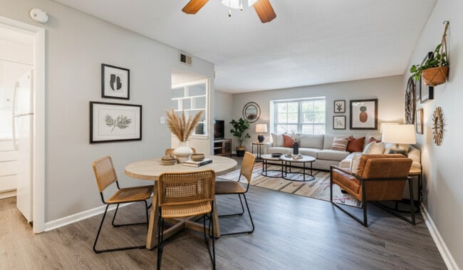 Building Photo - Courtyard on Main