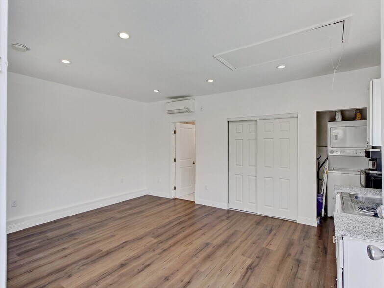 Building Photo - 8956 Kramerwood Pl