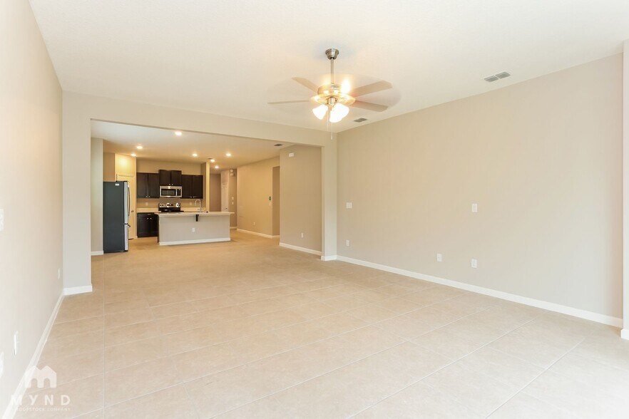 Building Photo - 10925 Haws Ln