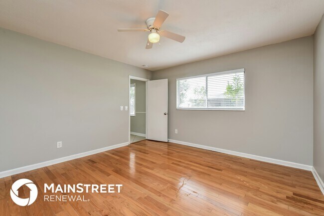 Building Photo - 1122 SE 17th St