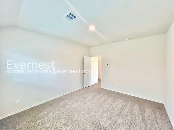 Building Photo - 324 Wild Rose Wy