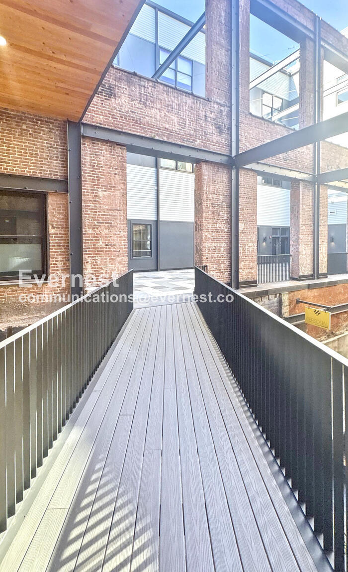 Building Photo - 2212 Morris Ave