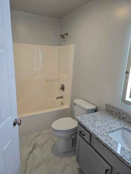 Hall Bath - 59 Sopwith Way