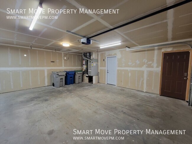 Building Photo - 2705 E Mendota Dr