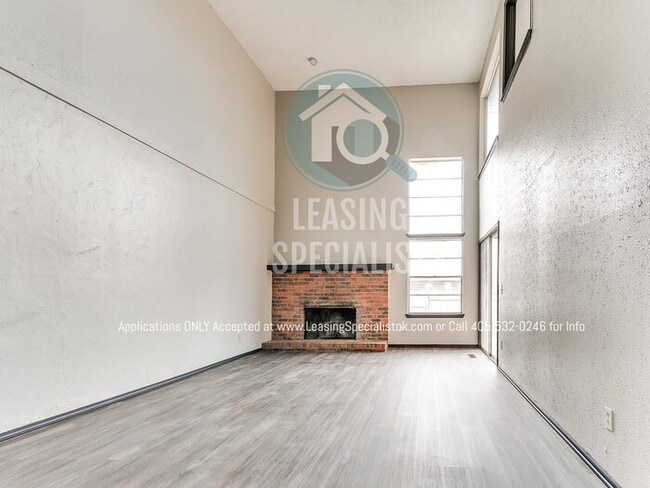 Building Photo - Spacious Updated 3 Bed 2 bath Home