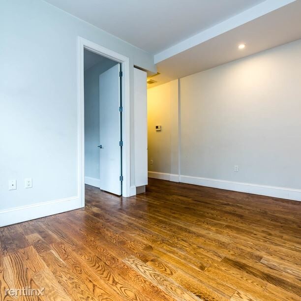 Building Photo - 1625 Putnam Ave