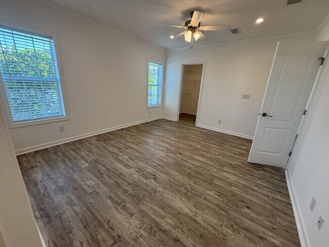 Building Photo - 909 Inagua W