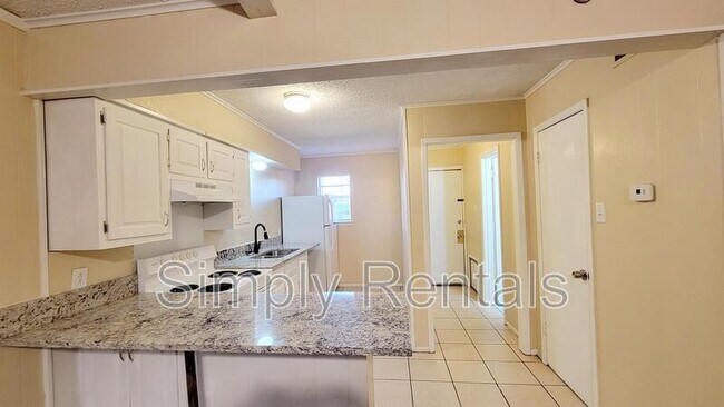 Building Photo - 400 Bill Bradford Rd