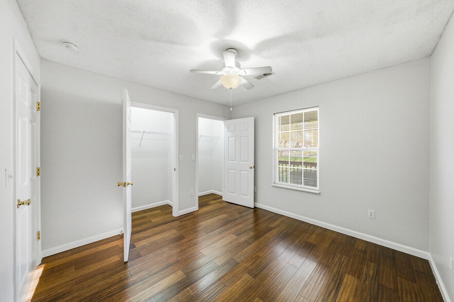 2nd bedroom - 1453 Chessingham Dr