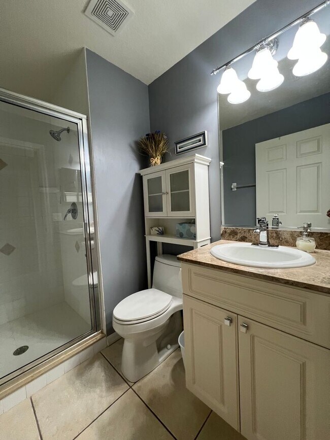 Building Photo - Furnished/Short Term Rental ** Available 9...