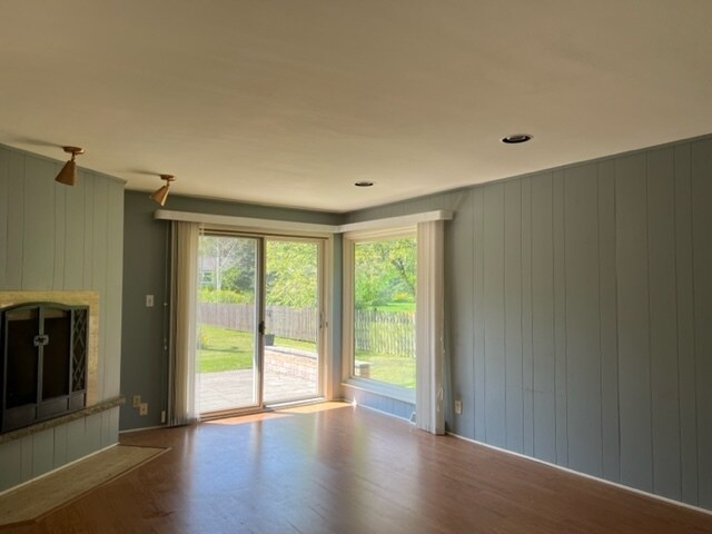 Building Photo - 8551 North Point Dr