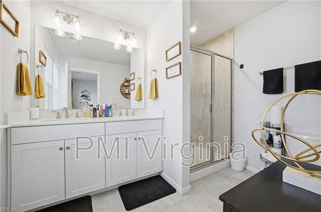 Building Photo - 405 Asuza St