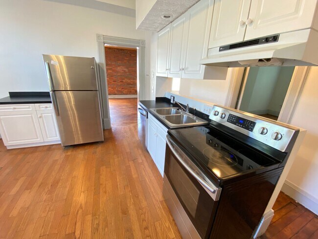 Building Photo - Dennison Ave 877 NCR