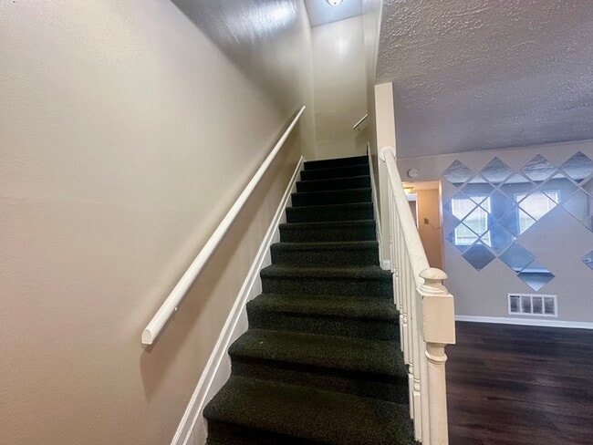 Building Photo - 6340 Commons Dr