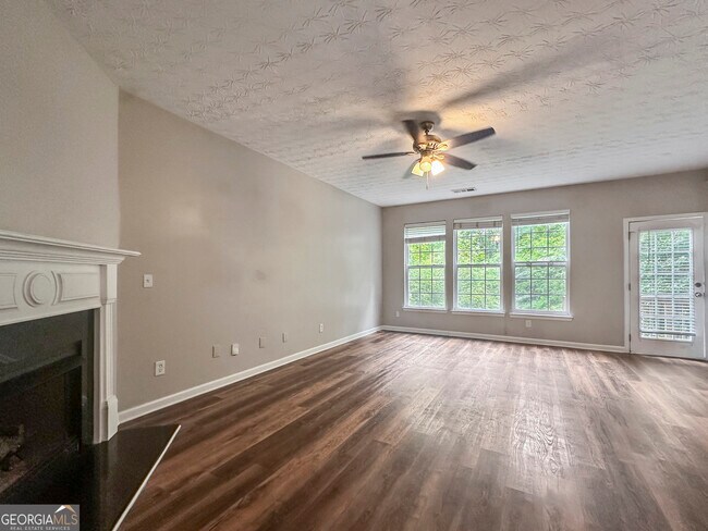 Building Photo - 3855 Shenfield Dr
