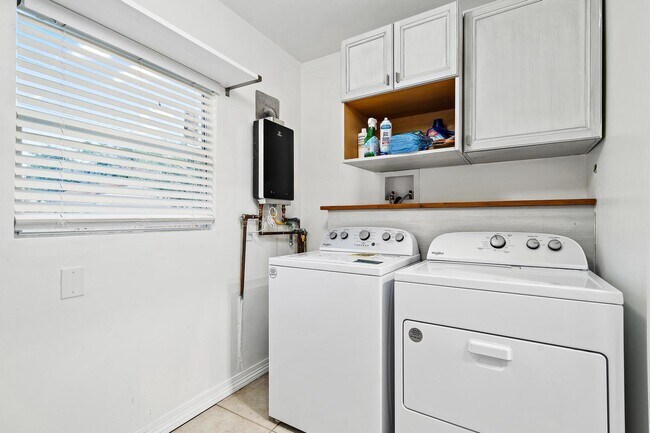Building Photo - 931 33rd St