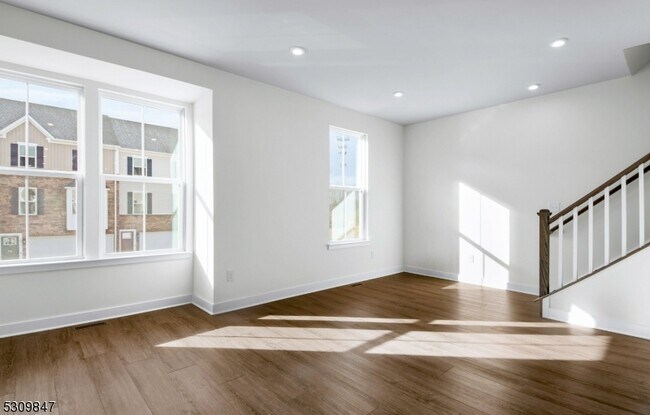 Building Photo - 27 Peckwell St