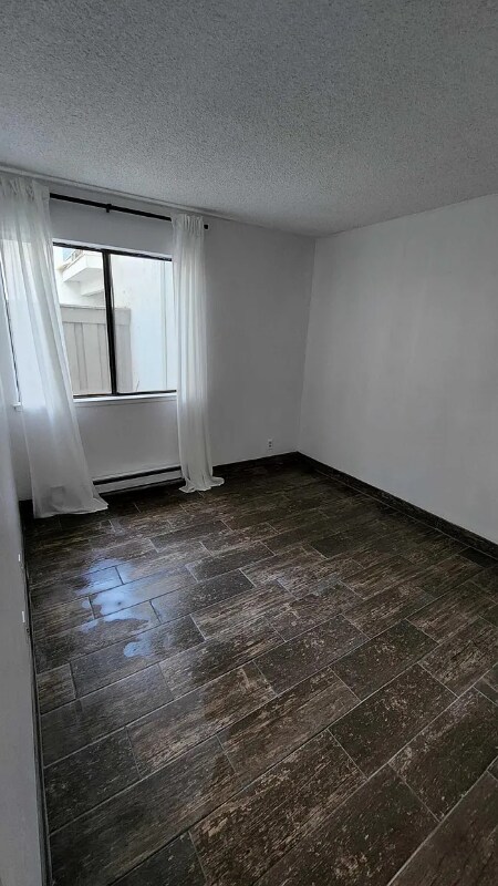 Building Photo - 1055 N Capitol Ave