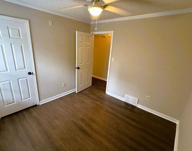 Building Photo - 2271 Lake Springs Ln