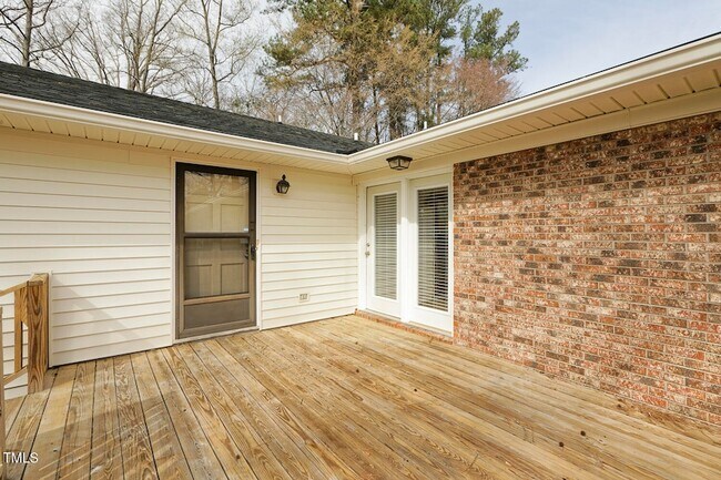 Building Photo - 4610 Linden Rd