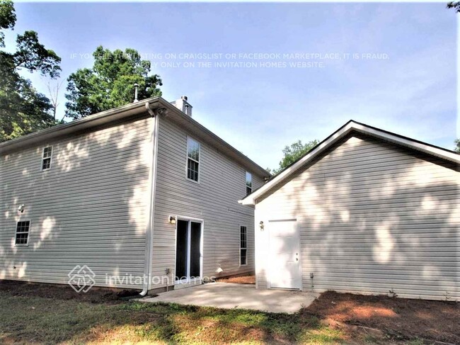 Building Photo - 330 Hilltop Circle Extension SW