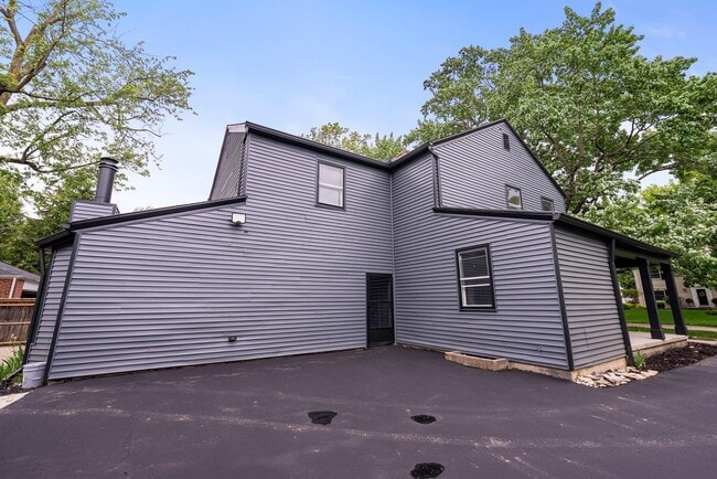 Building Photo - 2583 Wexford Rd