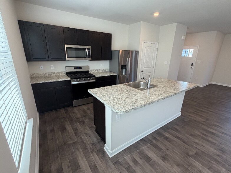 Building Photo - 61 Filbert Dr