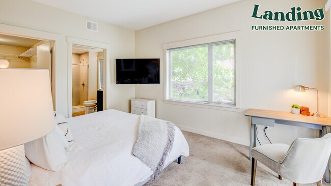 Building Photo - 159 E Midvillage Blvd