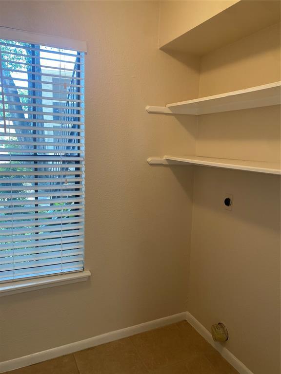 Building Photo - 17401 Red Oak Dr