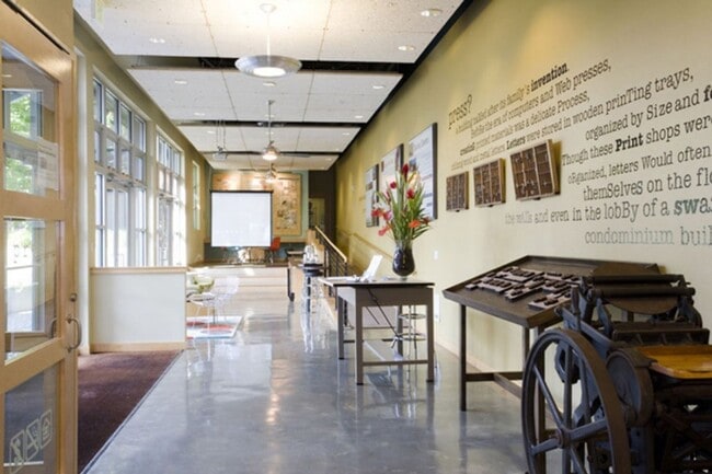 Building Photo - 1610 Belmont Ave
