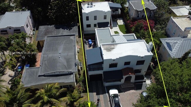 Building Photo - 1746 SW 12th St