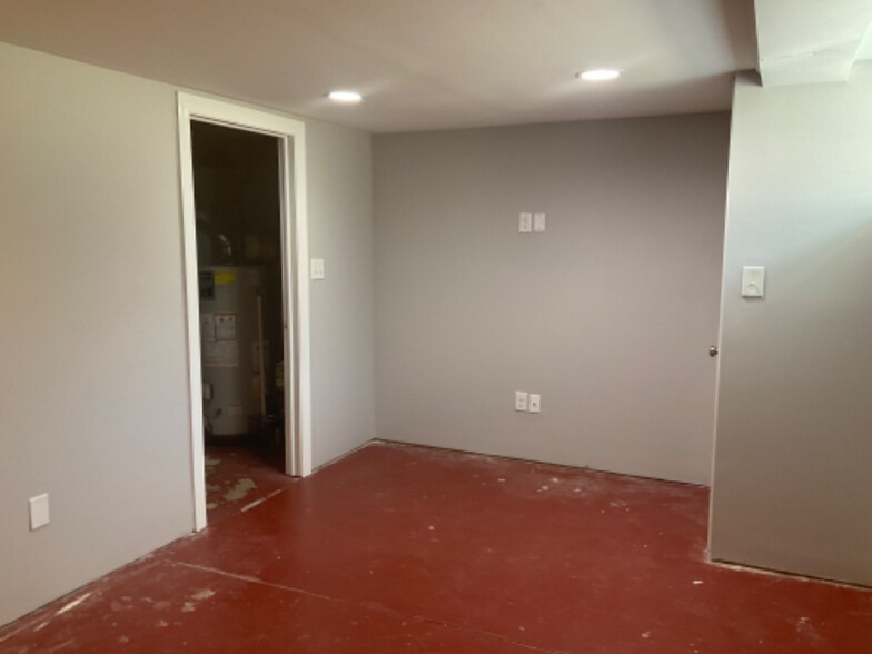 Building Photo - 79 S Harwood Ave
