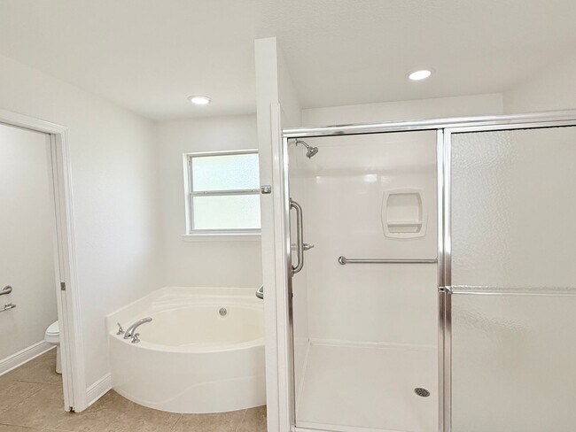 Building Photo - Custom-Built 3-Bedroom Home