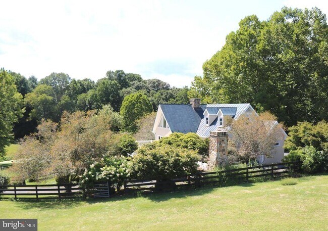 Building Photo - 9078 Knoll Run Ln