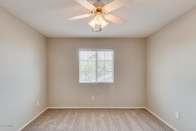 Building Photo - 4BR 3 FULL BATHROOMS W/ HUGE LOFT AND LARGE MASTER