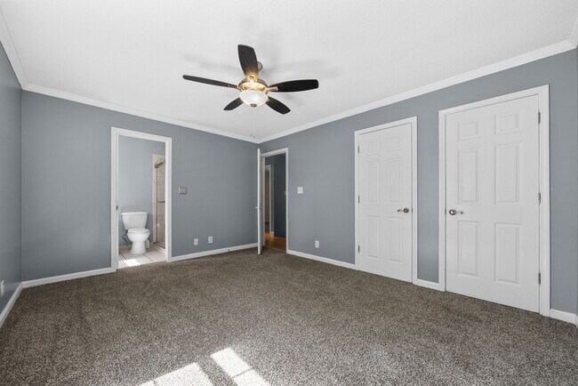 Building Photo - 944 Sable Dr