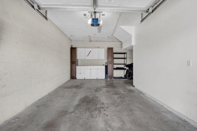 Building Photo - 1301 Belmont Pl