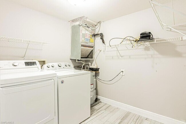 Building Photo - 1392 Churchill Cir