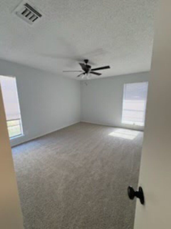 Building Photo - 5922 Lakedale St